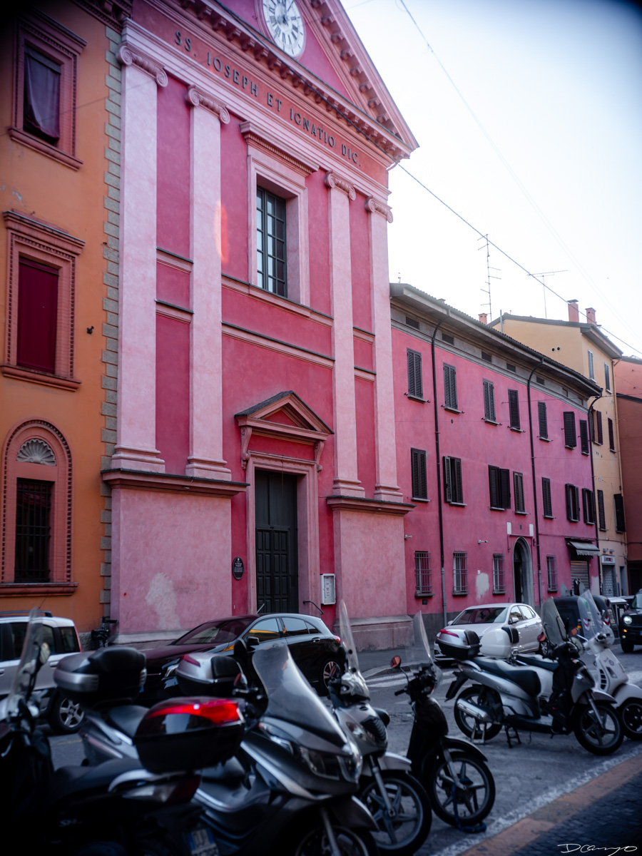 Photos from a trip through Italy in Summer of 2023. Locations include Rome, Florence, Tuscany, Castello di Bossi in Chianti, Siena, San Gimignano, Sirmione on Lake Garda, Bologna, Gudon, Italian Dolomites, Seceda, Cadini di Misurina, and Venice.